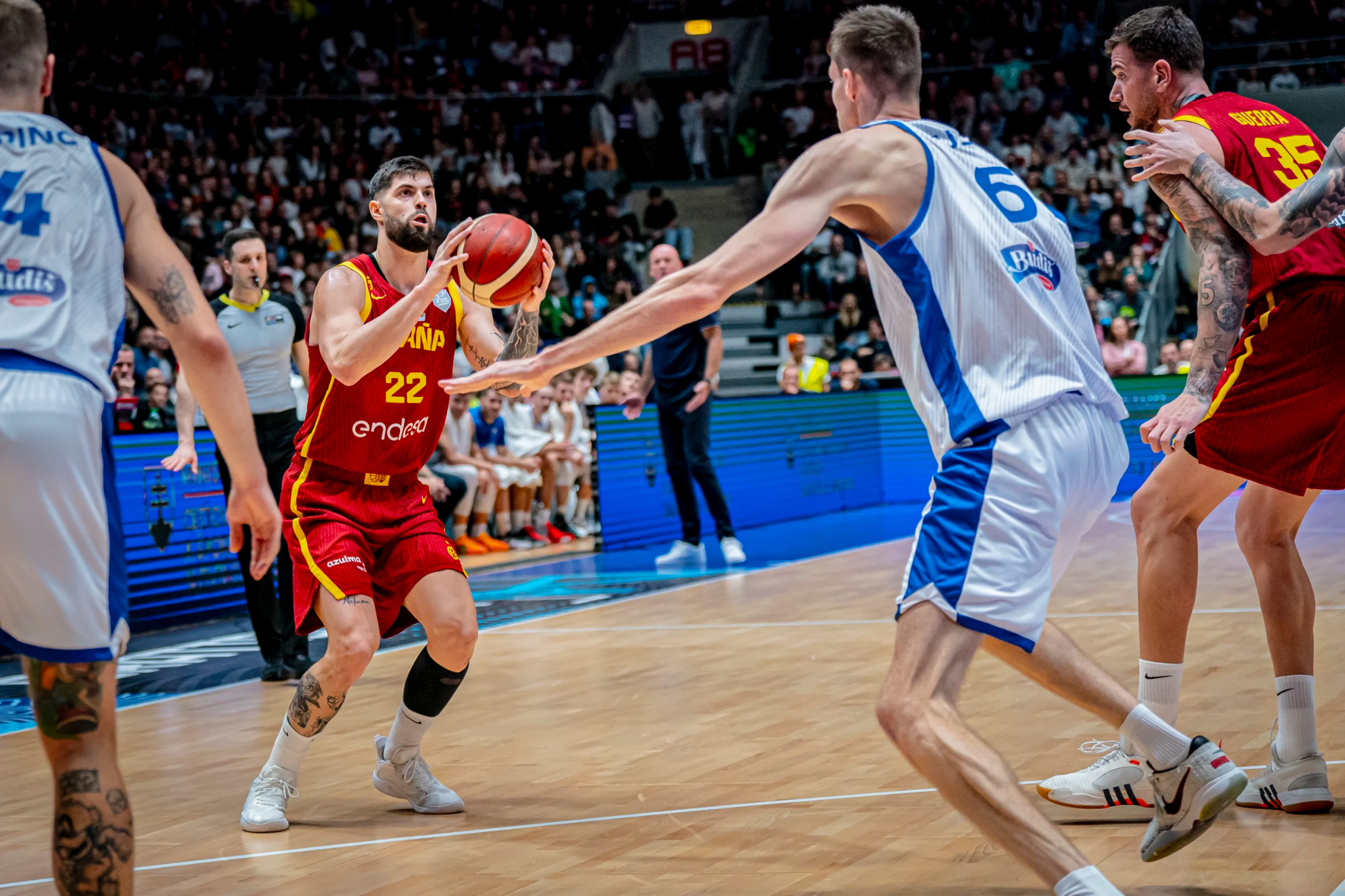 关键比赛中 关键比赛中